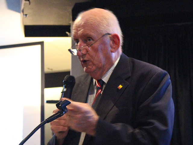 Hon. Mr Tim Fischer